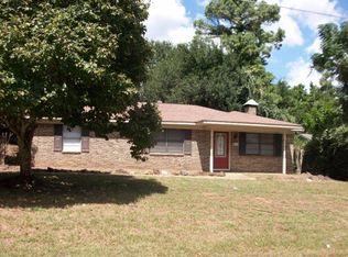 121 Stephanie Dr, Palestine, TX 75803