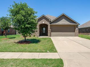 1404 Conley Ln, Crowley, TX 76036