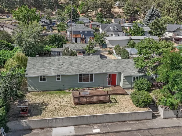 214 E 13th St, The Dalles, OR 97058