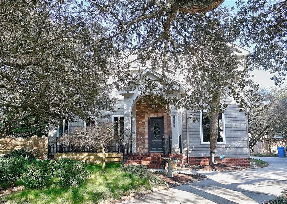 1st image of 2244 Woodlawn Ave