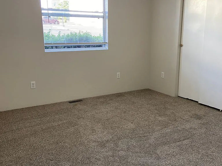 501 Twin Oaks — Photo 22