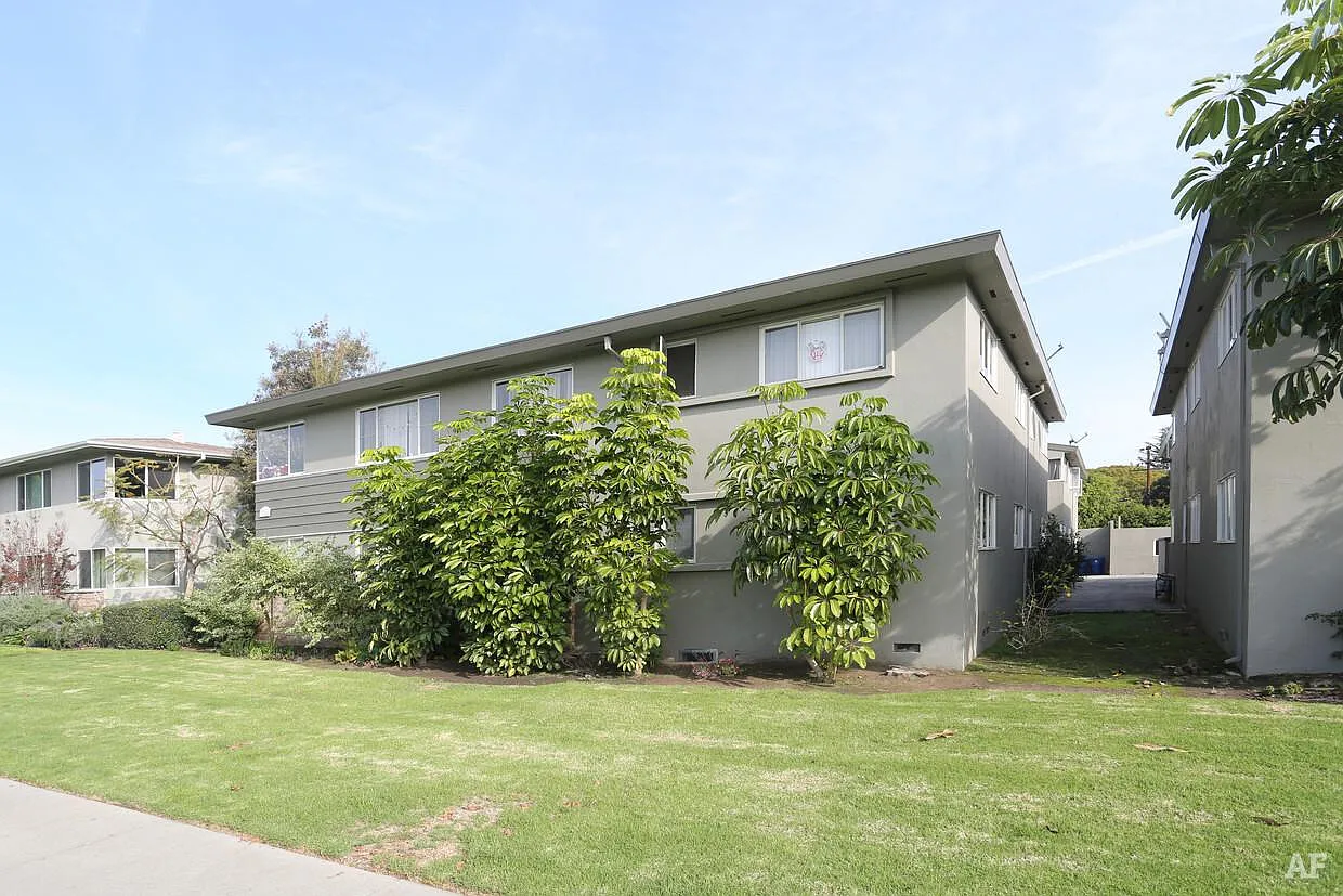 2 bed, $2,950 — Photo 1