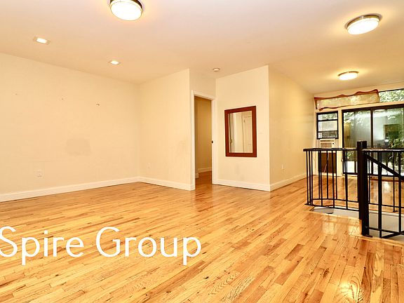 4th image of 126 W 74th St #B