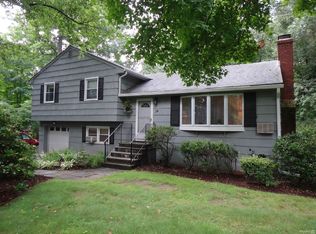 34 Saint Marys Ln, Norwalk, CT 06851