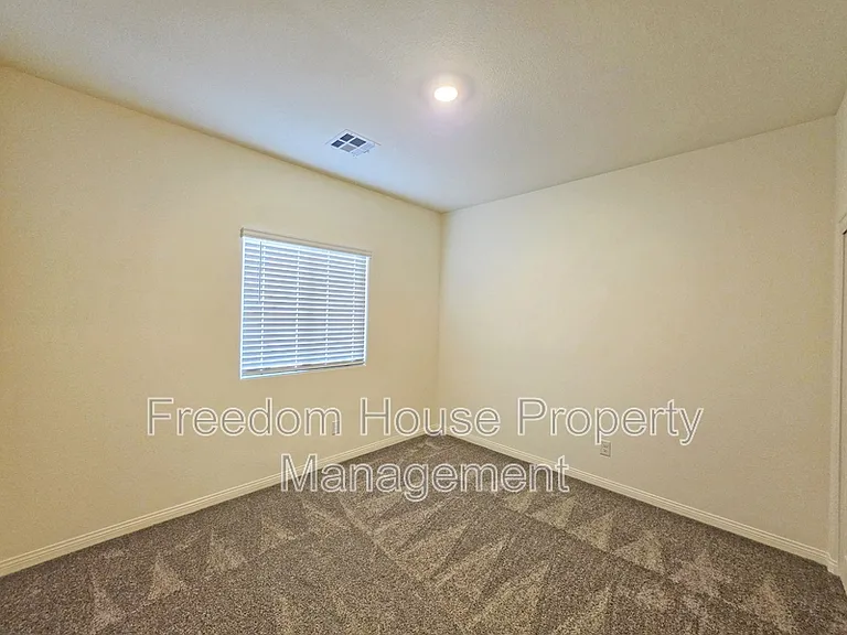 56 Pioneer Range Ave — Photo 23