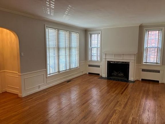 3rd image of 7521 York Dr