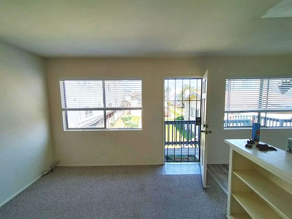 4th image of 4048 Oregon St