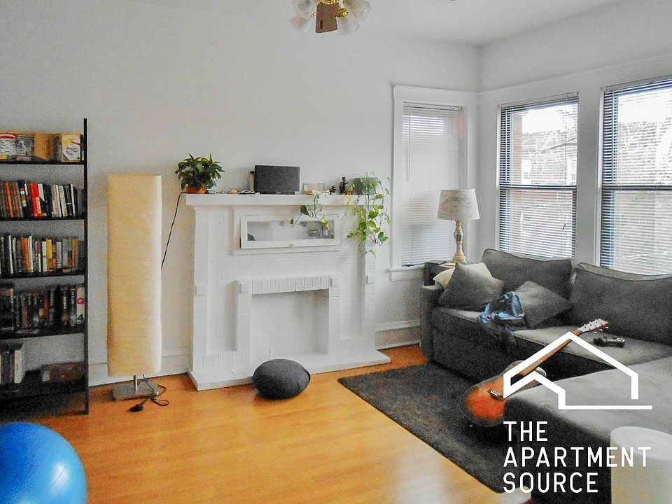 1st image of 1450 W Cornelia Ave #3