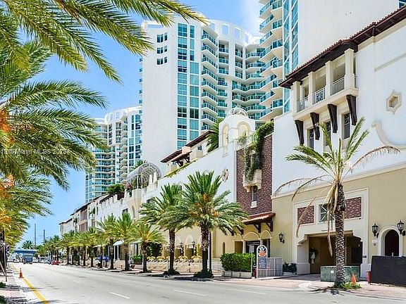 3rd image of 150 Sunny Isles Blvd #11503