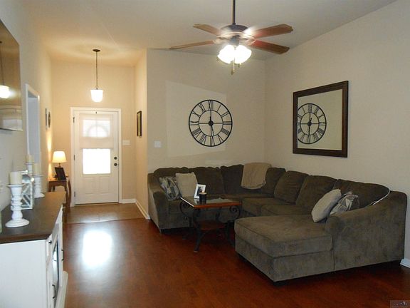 3rd image of 120 Southern Cir