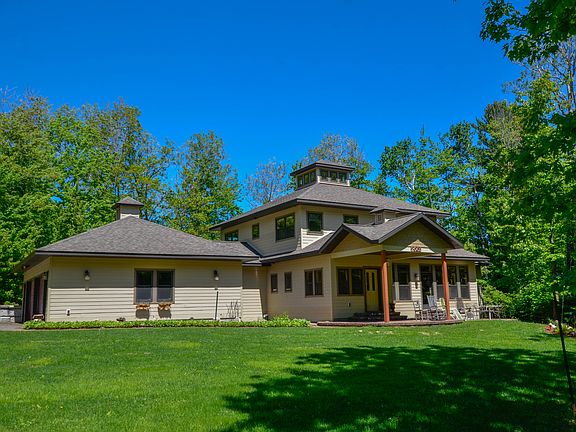 4th image of 2001 Woodland Ave