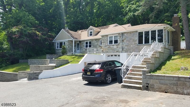 1st image of 1399 Pleasant Valley Way