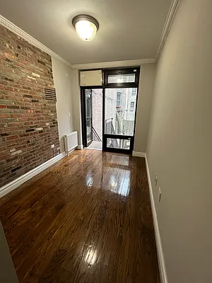 Rented by REAL New York | media 21