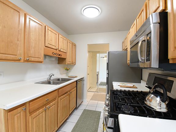 5th image of 655 Deepwoods Dr APT 3F