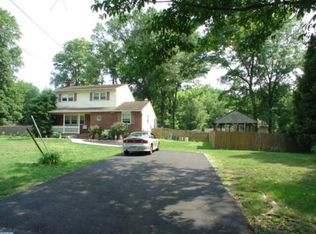 1105 Lexington Dr, Deptford, NJ 08096