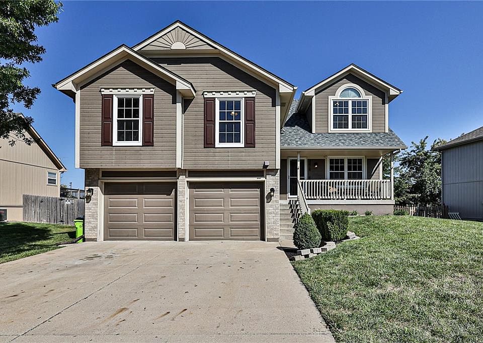 1st image of 2616 NE Horseshoe Dr