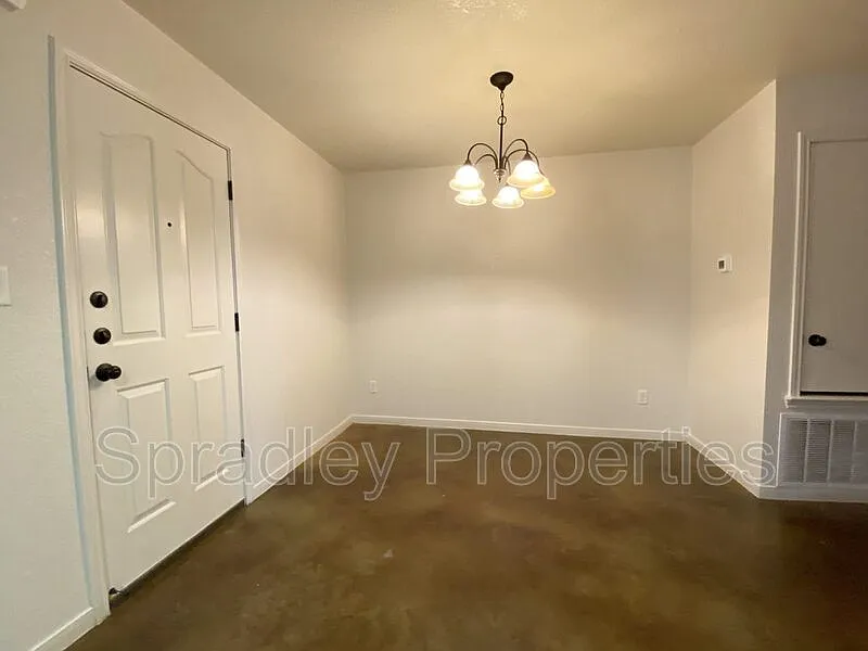 3 bed, 2.0 bath, 1313 sqft, $1,225 — Photo 4