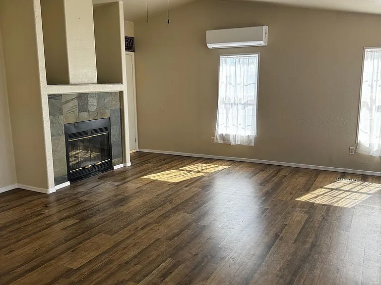 2035 W Road 4 1/2 N — Photo 3