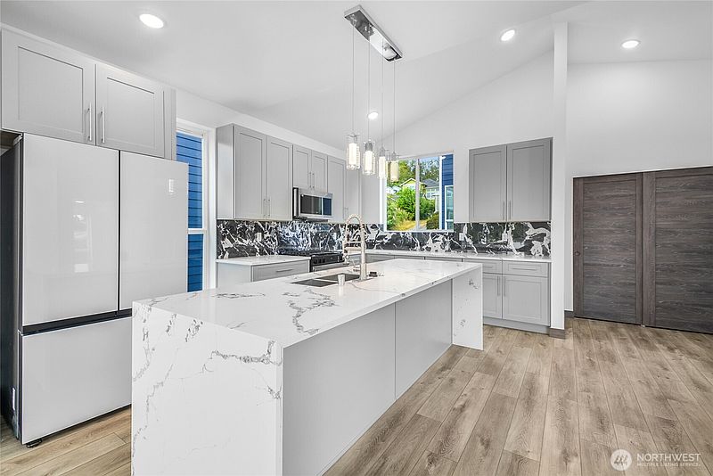 3rd image of 8610 42nd Avenue S