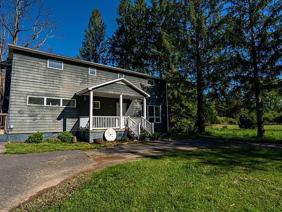 2nd image of 975 Anjean Rd