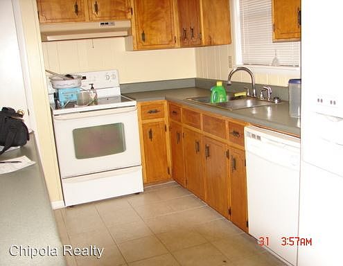 2nd image of 948 Clayton Rd
