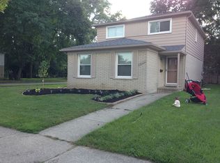 26001 Stratford Pl, Oak Park, MI 48237