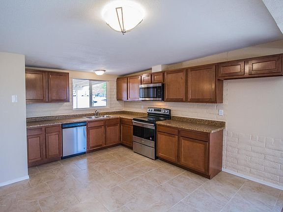 5th image of 8172 E Victoria Dr