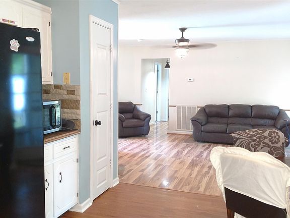 5th image of 433 Kelsey Dr
