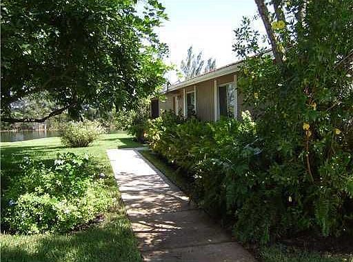 2nd image of 530 Woodgate Cir