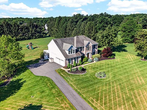 5th image of 100 Longview Dr