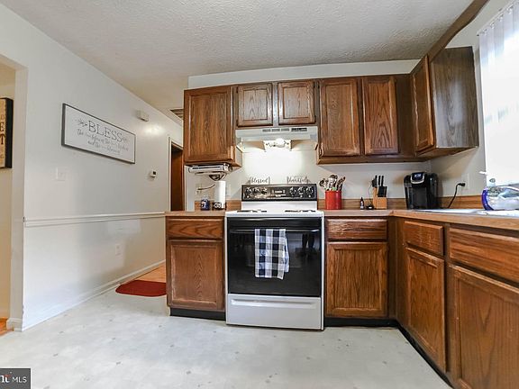 5th image of 37398 Lakeland Dr