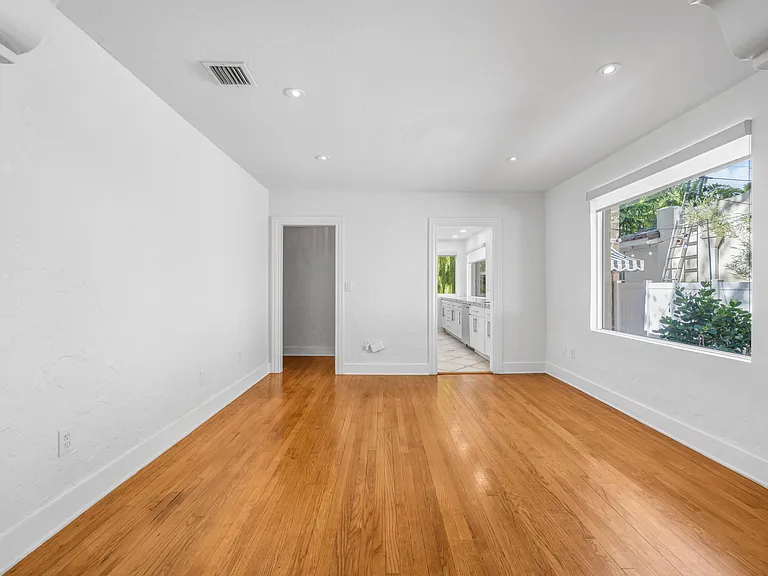 1612 SE 2nd St — Photo 19