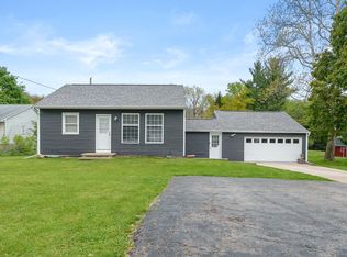 2496 W B Ave, Plainwell, MI 49080