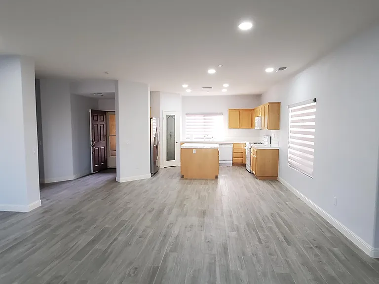 716 Summit Dr — Photo 7