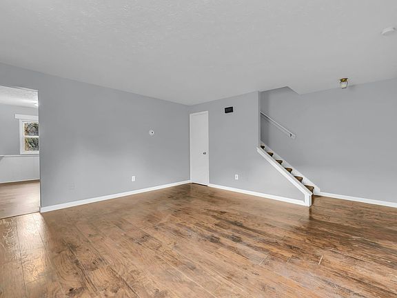 4th image of 1726 Lexington Ave