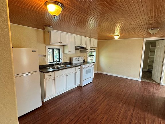 5th image of 124 E Bluebriar Drive