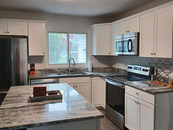 3rd image of 428 Lynn Shores Dr