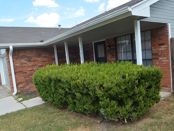 2nd image of 104 Spur Dr