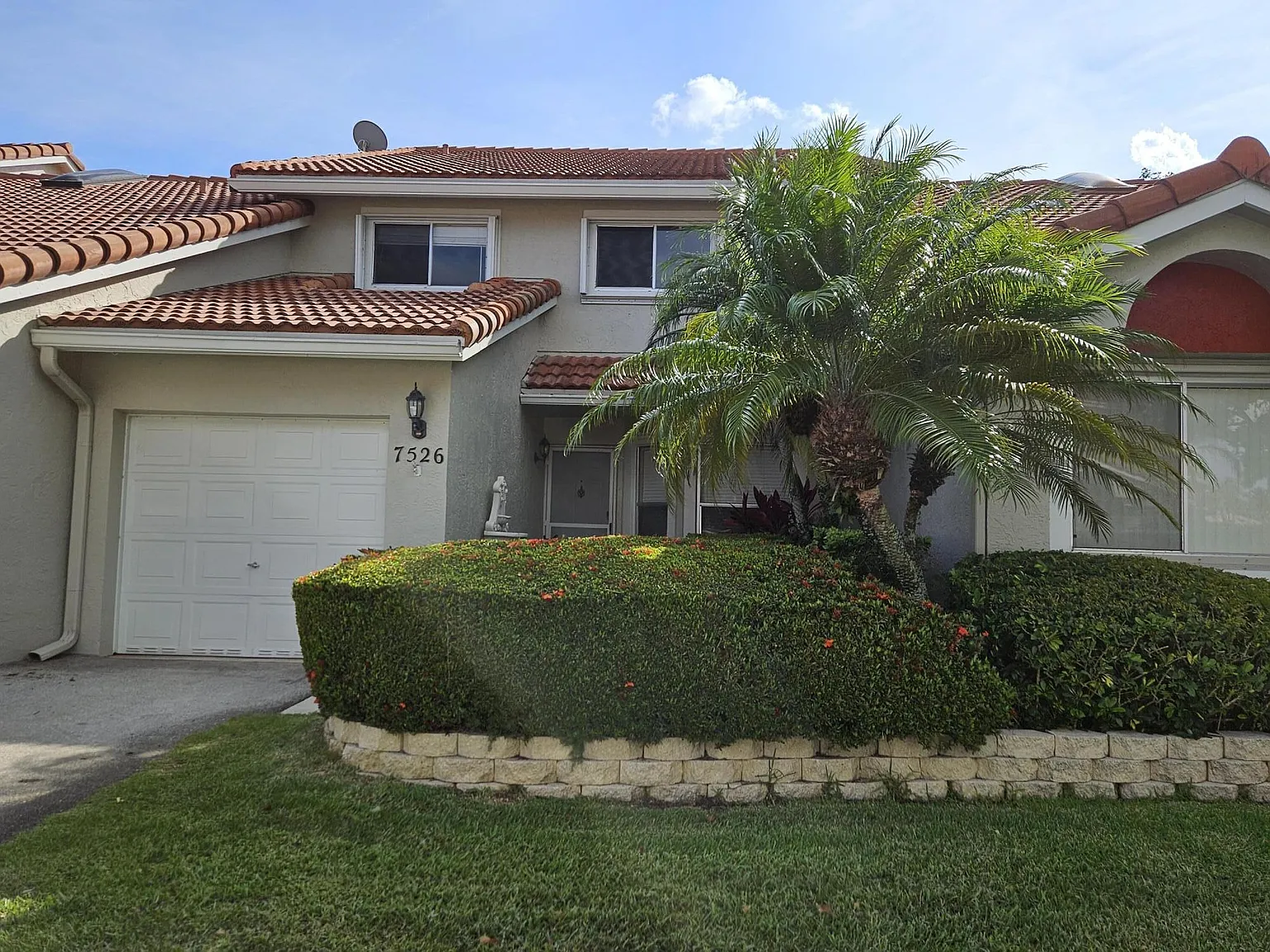 3 bed, 2.5 bath, 1750 sqft, $3,200 — Photo 2