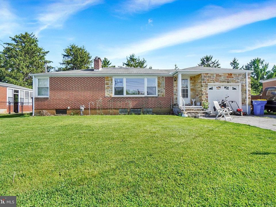 1st image of 100 Knoll Ln