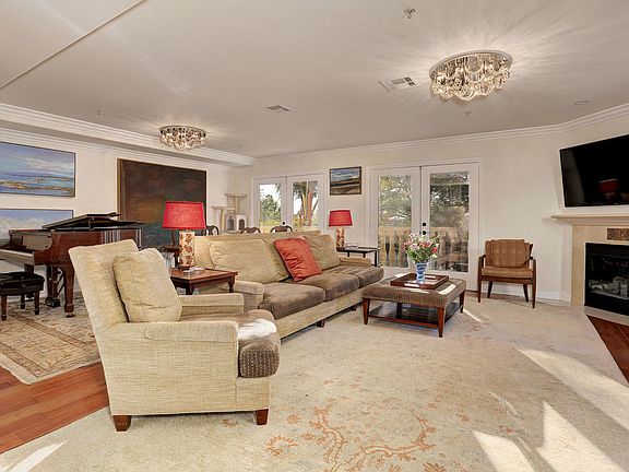 4th image of 1050 N Edinburgh Ave Unit 306