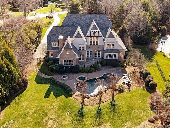 2nd image of 125 Milford Cir