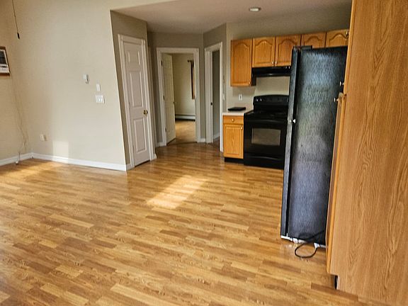 4th image of 2 Carnegie Dr #2