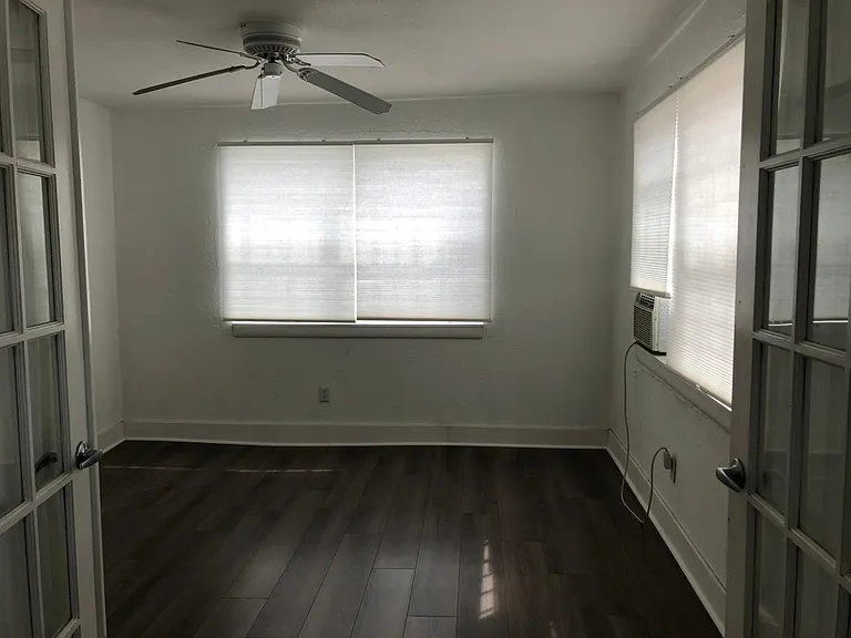 4634 N Florida Ave #1/2 — Photo 9