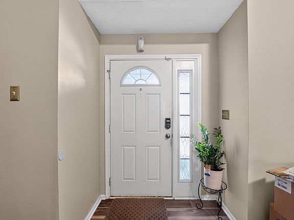 3rd image of 1918 Mission Oaks St