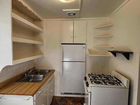5th image of 3700 Vantage Ave