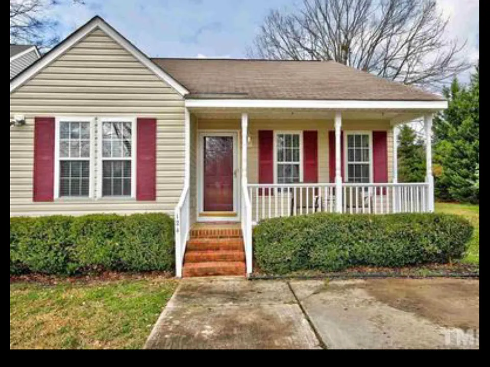 124 Earp St