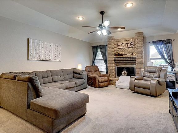 5th image of 849 Sierra Vista Dr
