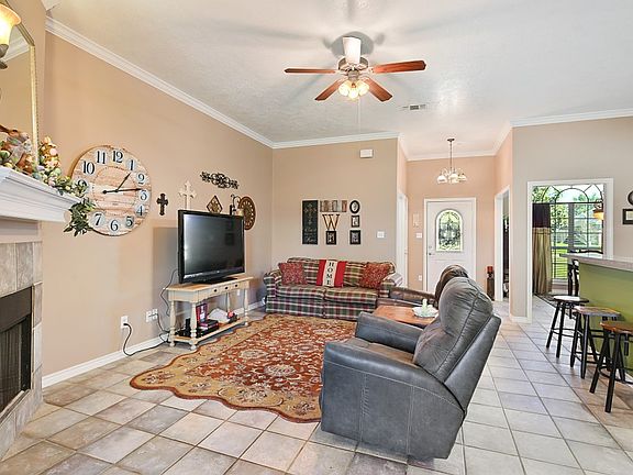 5th image of 115 Lonesome Dove Dr