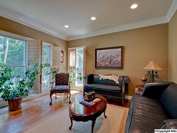 5th image of 11029 Everest Cir SE